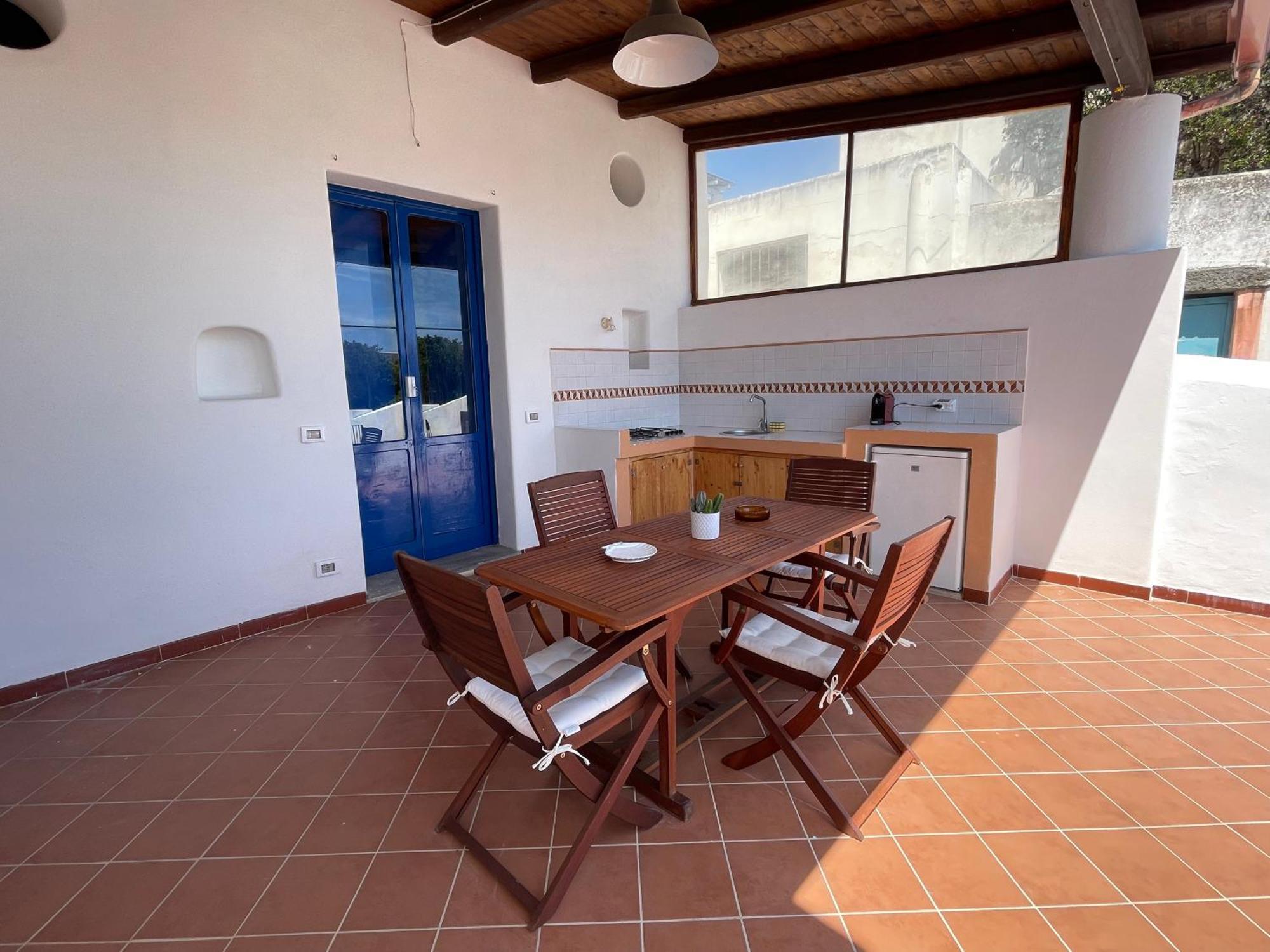 Villa Margherita - Appartamenti A Due Passi Dal Corso Di Santa Marina Salina A 100 Mt Dalla Spiaggia Exterior foto