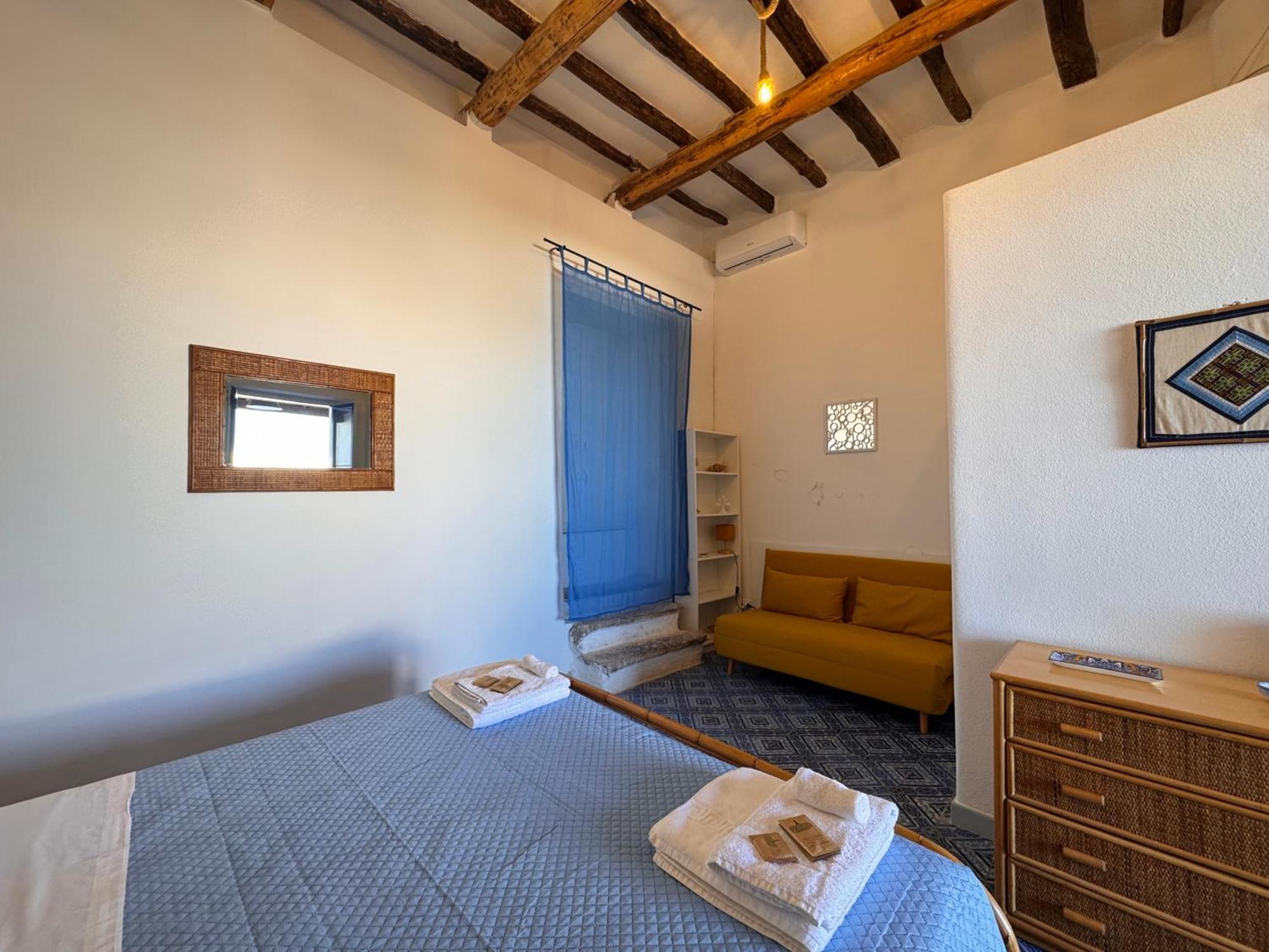 Villa Margherita - Appartamenti A Due Passi Dal Corso Di Santa Marina Salina A 100 Mt Dalla Spiaggia Exterior foto