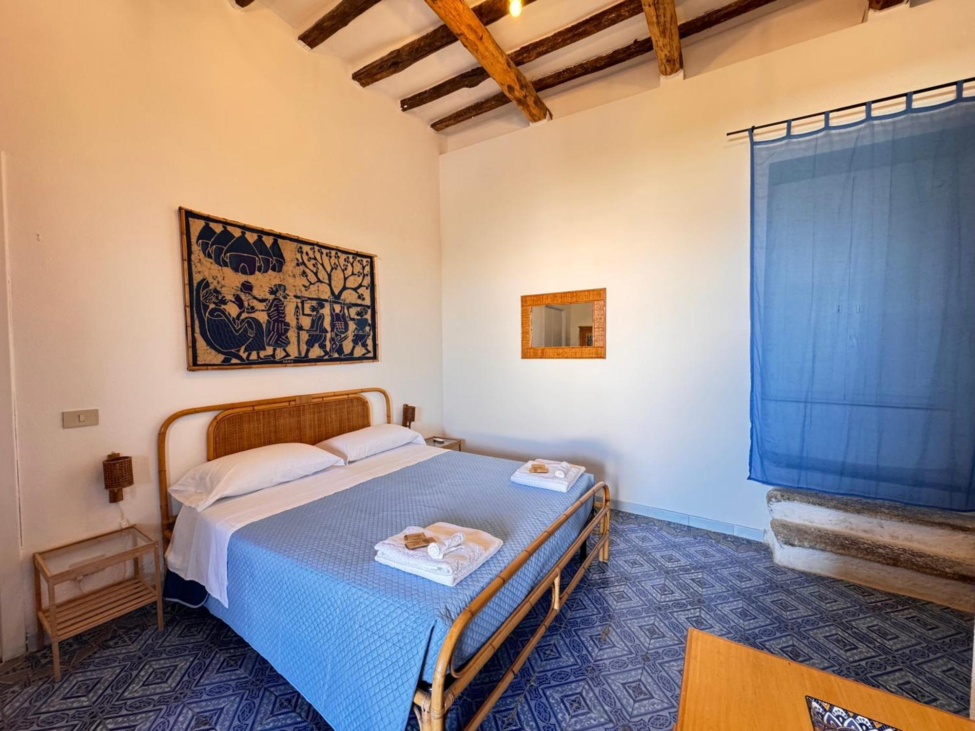 Villa Margherita - Appartamenti A Due Passi Dal Corso Di Santa Marina Salina A 100 Mt Dalla Spiaggia Exterior foto
